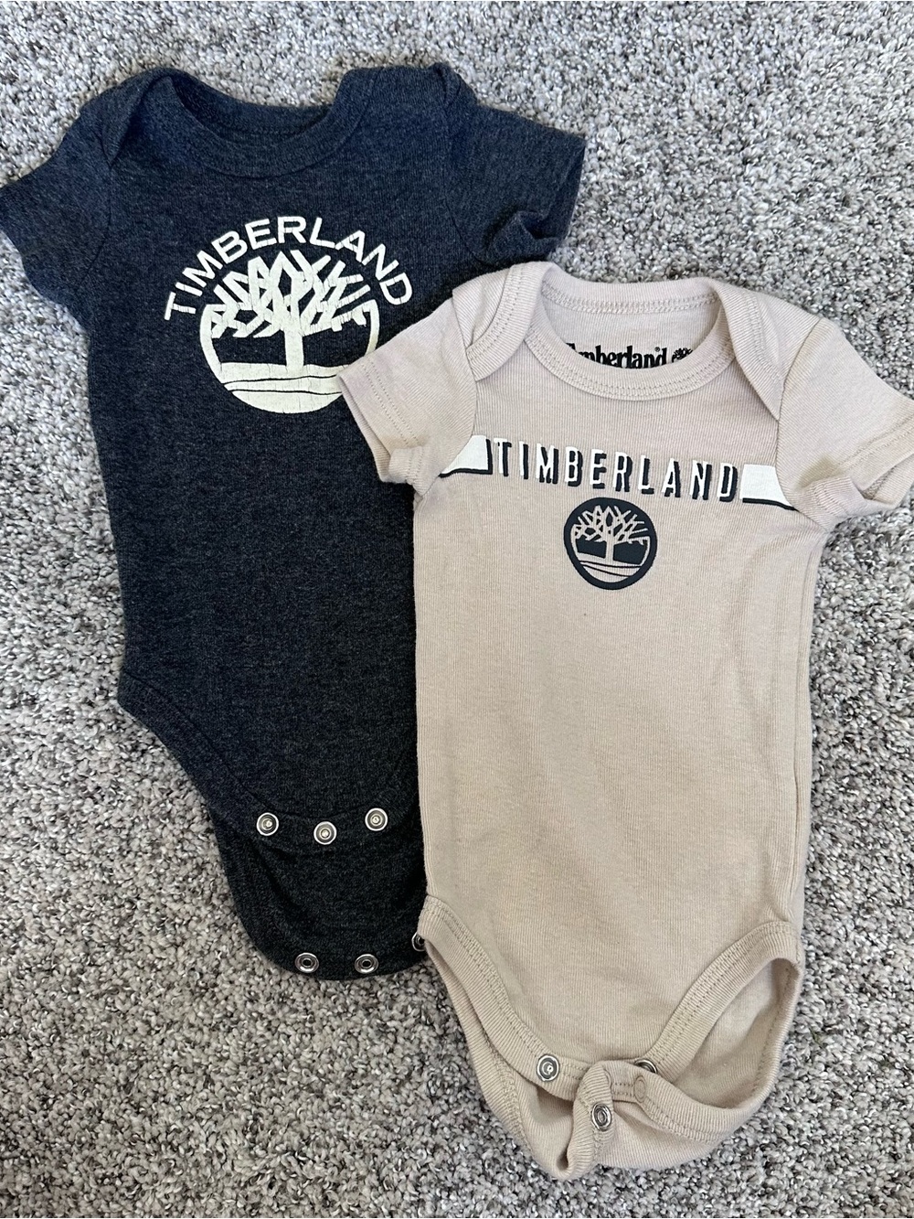 Timberland Kids Two-Pack Short Sleeve Bodysuits in Charcoal and Beige